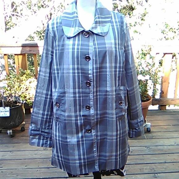 Kenar Light Jacket  - Picture 1 of 9